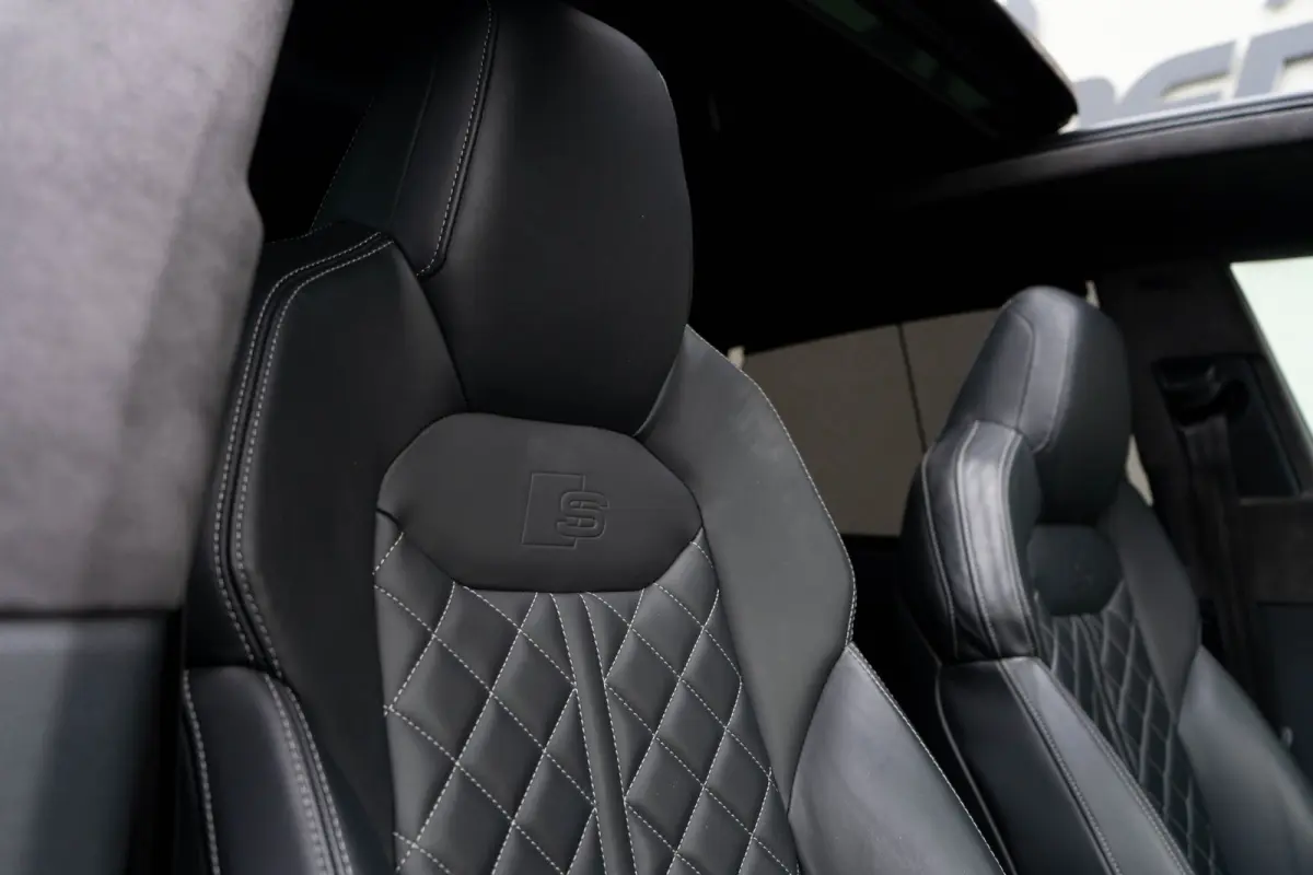 55 TFSI Quattro / ABT Aero Exterieur/ 23 Inch/ Standkachel/ Bang & Olufsen Sound System/ Panoramadak/ 250kW (340PK)