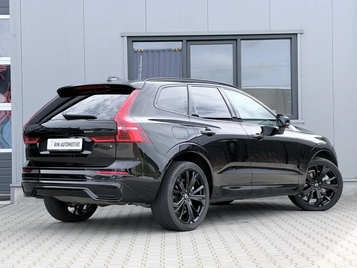 2.0 T8 Plug-in hybrid AWD Plus Black Edition 455 PK | Long Range | Pano | 2 fase laden | All season banden