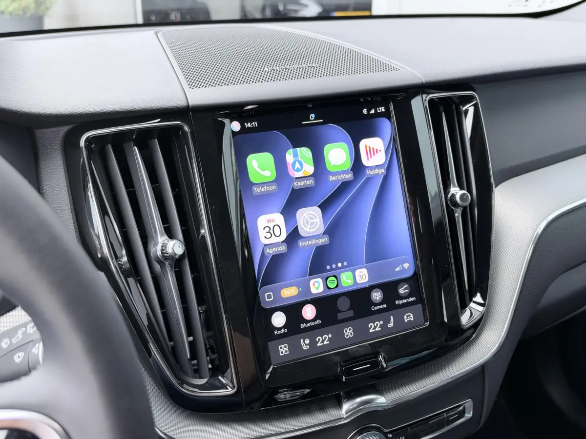 2.0 T8 Plug-in hybrid AWD Plus Black Edition 455 PK | Long Range | Pano | 2 fase laden | All season banden