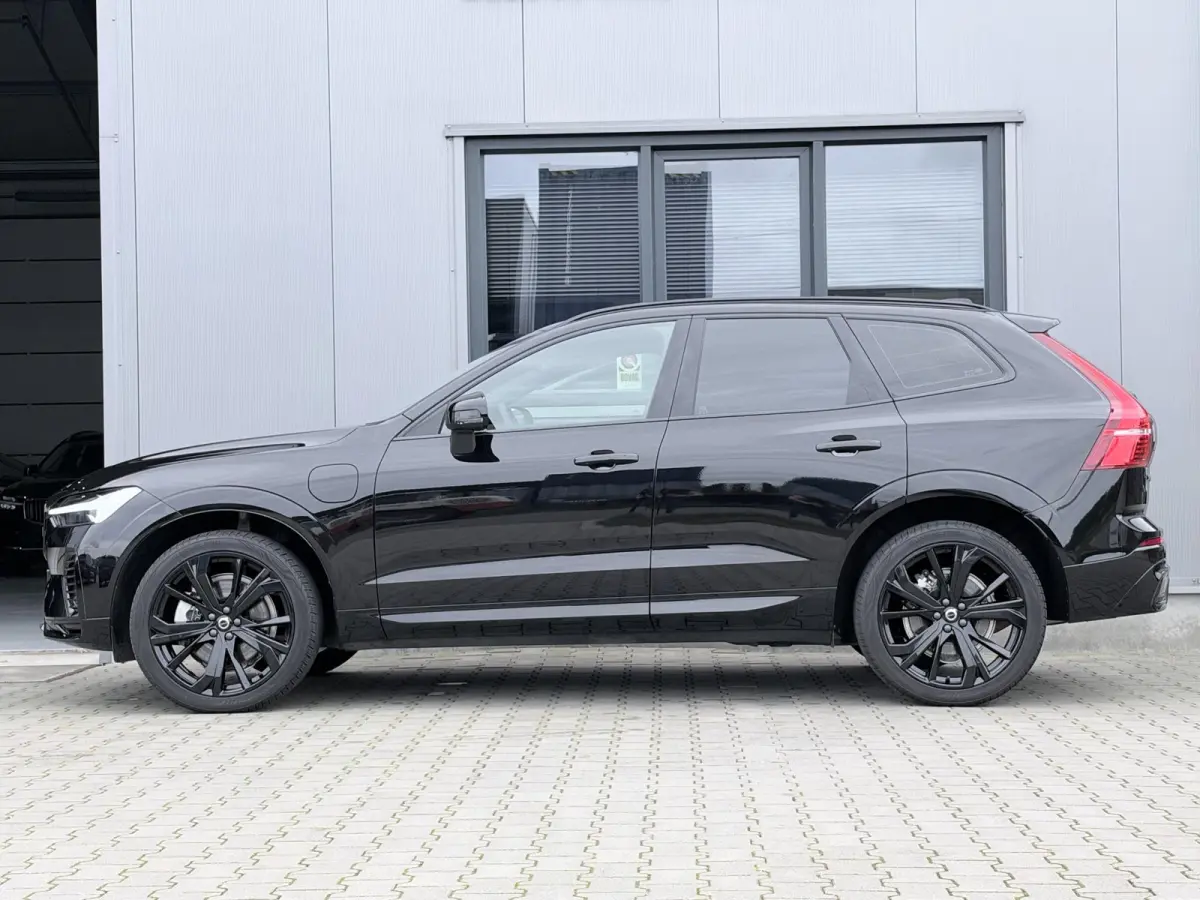 2.0 T8 Plug-in hybrid AWD Plus Black Edition 455 PK | Long Range | Pano | 2 fase laden | All season banden