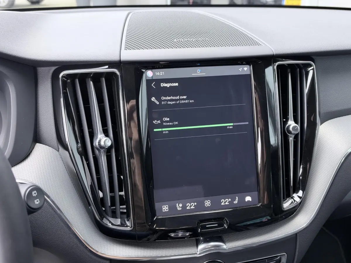 2.0 T8 Plug-in hybrid AWD Plus Black Edition 455 PK | Long Range | Pano | 2 fase laden | All season banden