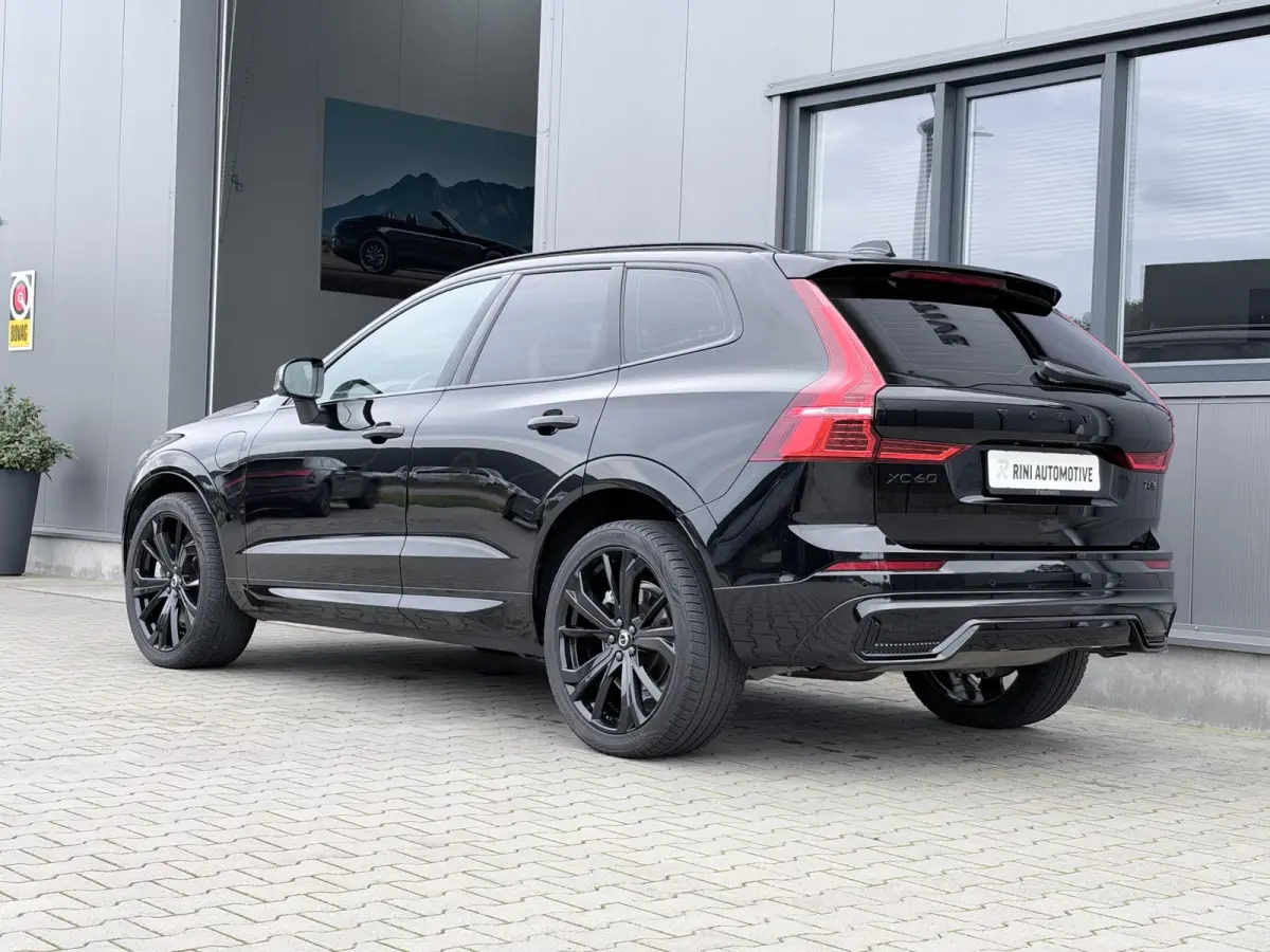 2.0 T8 Plug-in hybrid AWD Plus Black Edition 455 PK | Long Range | Pano | 2 fase laden | All season banden