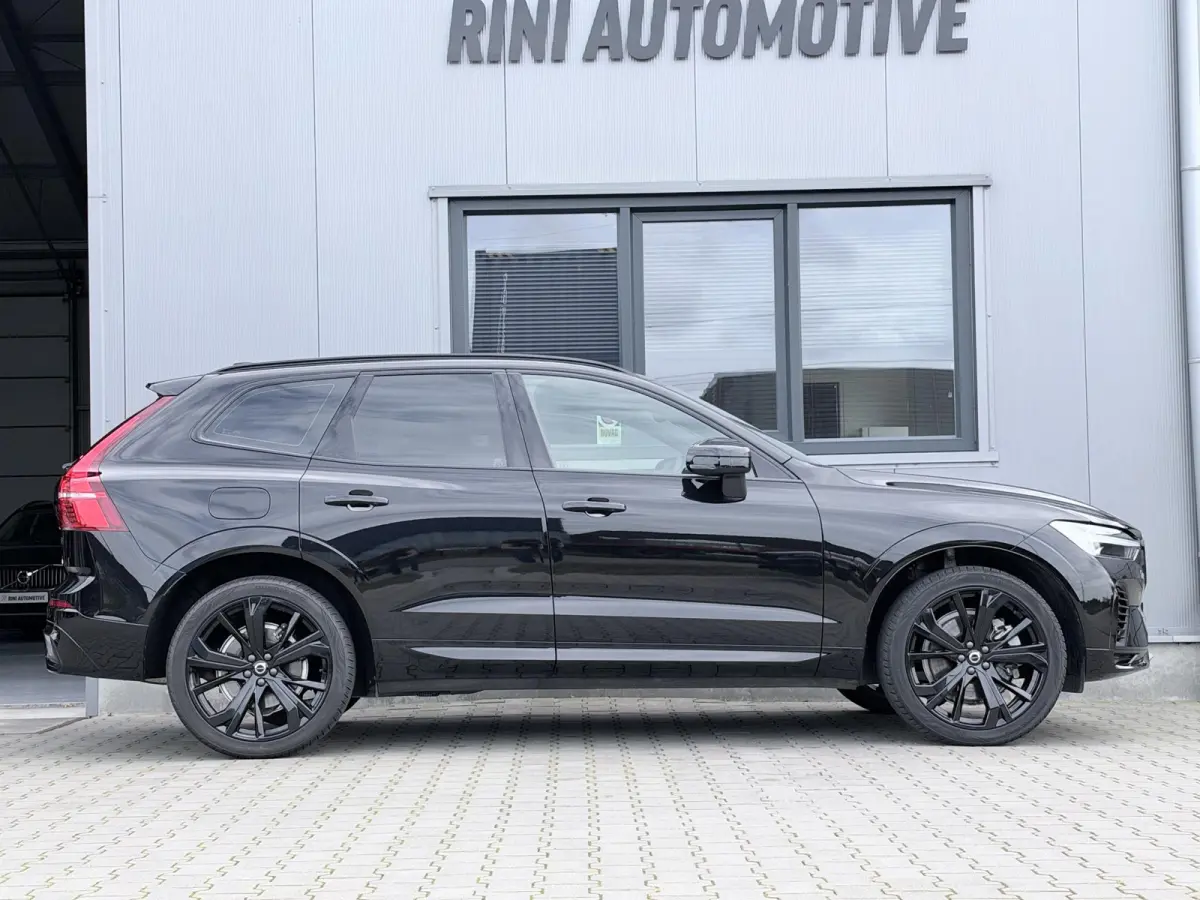 2.0 T8 Plug-in hybrid AWD Plus Black Edition 455 PK | Long Range | Pano | 2 fase laden | All season banden