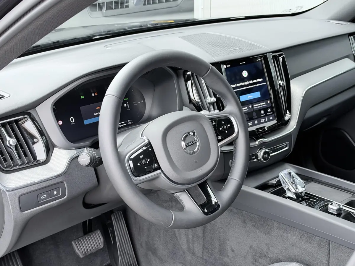 2.0 T8 Plug-in hybrid AWD Plus Black Edition 455 PK | Long Range | Pano | 2 fase laden | All season banden