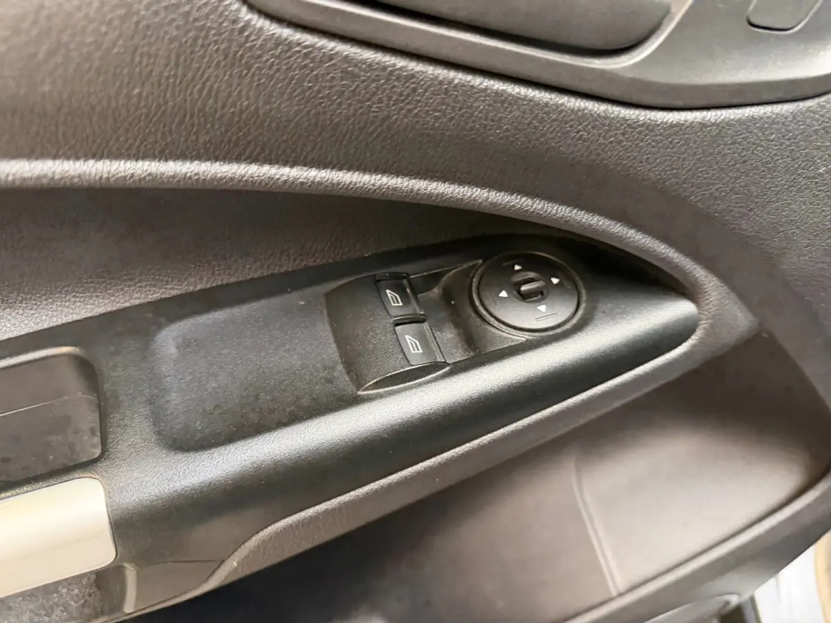 1.5 TDCI L2 Trend Airco-Cruise-Pdc-Camera-Navi-Trekhaak-NAP