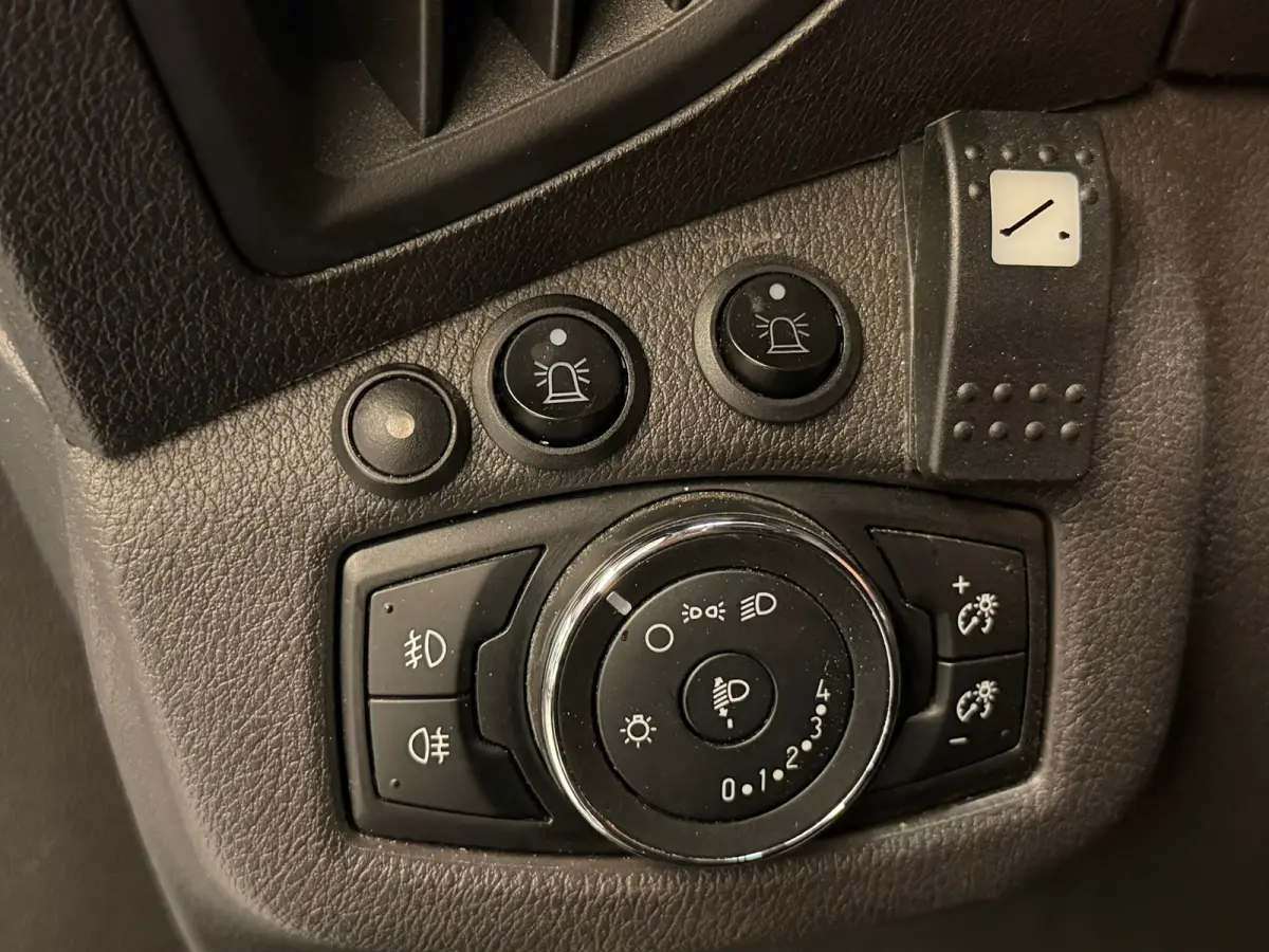 1.5 TDCI L2 Trend Airco-Cruise-Pdc-Camera-Navi-Trekhaak-NAP