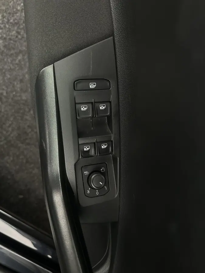1.0 TSI Life Business