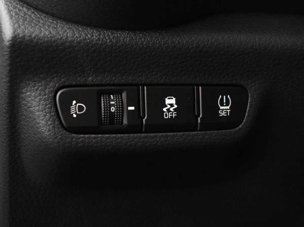 1.0 DPI Automaat DynamicLine Navigatie Apple Carplay/Android auto Airco Camera DAB Bluetooth