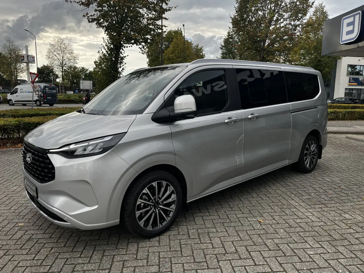 340 2.5 PHEV L2H1 Titanium X VIP Bus 8p. | FULL OPTIONS! | E-Trekhaak | Panodak | Elek. zijschuifdeuren | AGR-stoelen | Digitale binnenspiegel | etc. etc.