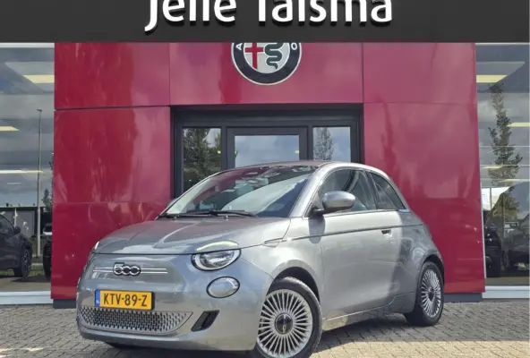 Urban 42 kWh | Pack Style | Pack Comfort | Camera | Stoelverwarming | Cruise control | Lane Assist | Apple Carplay/Android Auto