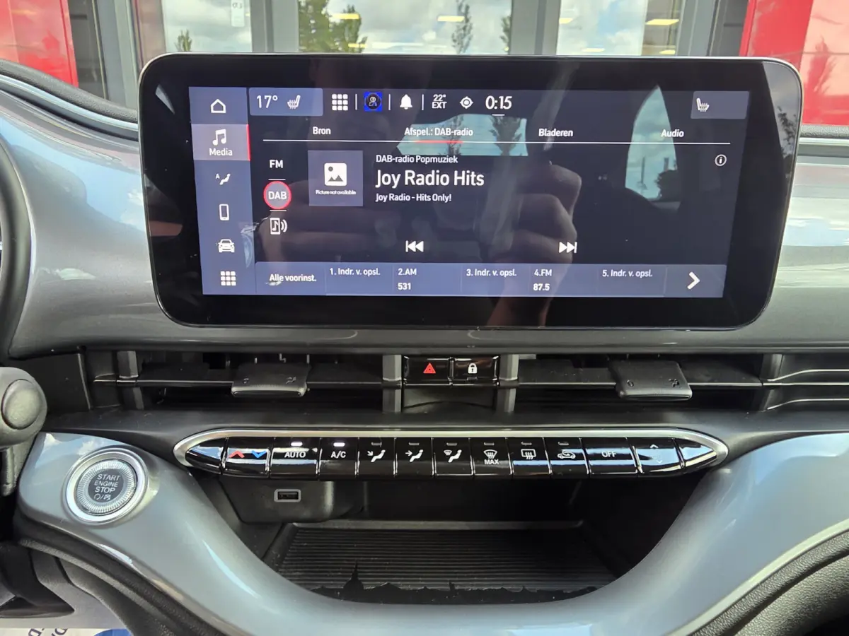 Urban 42 kWh | Pack Style | Pack Comfort | Camera | Stoelverwarming | Cruise control | Lane Assist | Apple Carplay/Android Auto