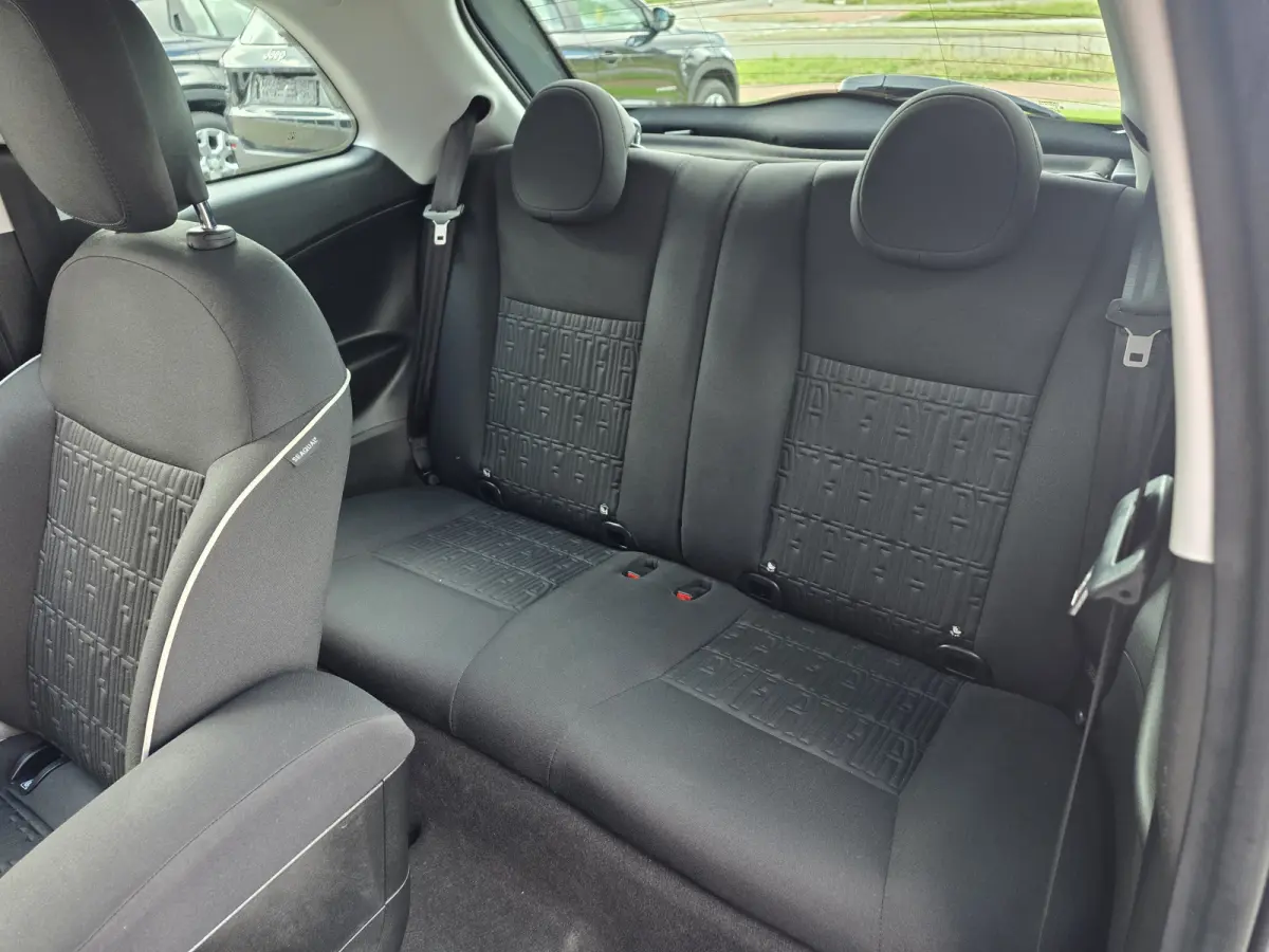 Urban 42 kWh | Pack Style | Pack Comfort | Camera | Stoelverwarming | Cruise control | Lane Assist | Apple Carplay/Android Auto