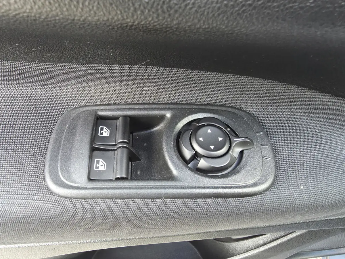 Urban 42 kWh | Pack Style | Pack Comfort | Camera | Stoelverwarming | Cruise control | Lane Assist | Apple Carplay/Android Auto