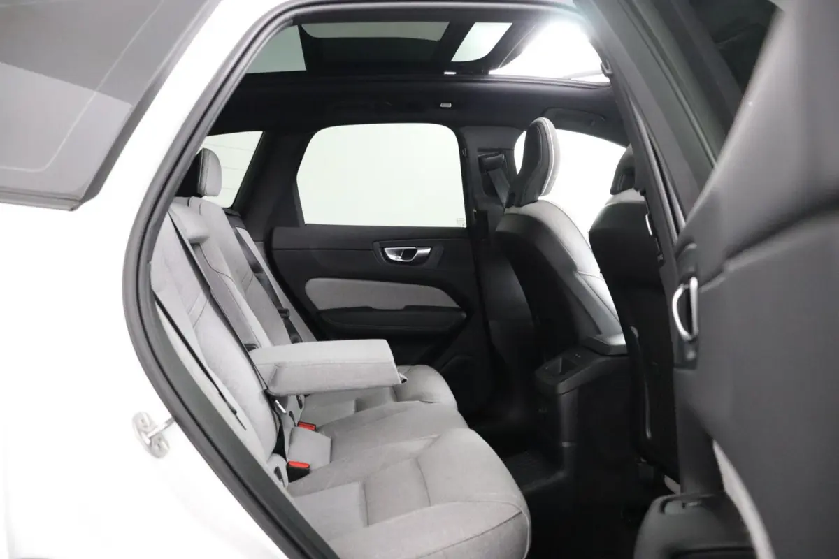 2.0 T6 Plug-in hybrid AWD Ultra Dark | Luchtvering | HUD | Adaptieve Cruise | BLISS | Harman Kardon | All Season Banden | Long Range SOH 95,18