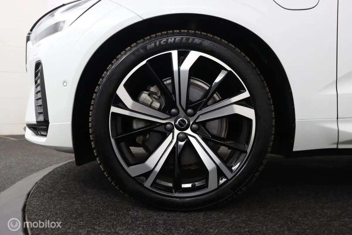 2.0 T6 Plug-in hybrid AWD Ultra Dark | Luchtvering | HUD | Adaptieve Cruise | BLISS | Harman Kardon | All Season Banden | Long Range SOH 95,18