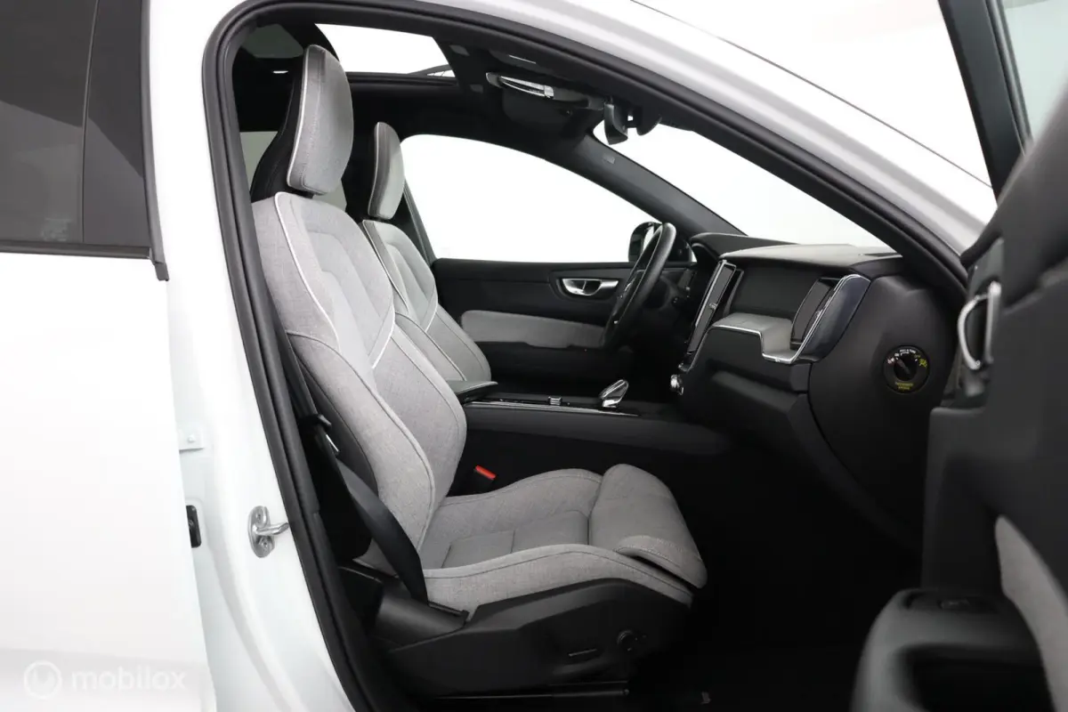 2.0 T6 Plug-in hybrid AWD Ultra Dark | Luchtvering | HUD | Adaptieve Cruise | BLISS | Harman Kardon | All Season Banden | Long Range SOH 95,18