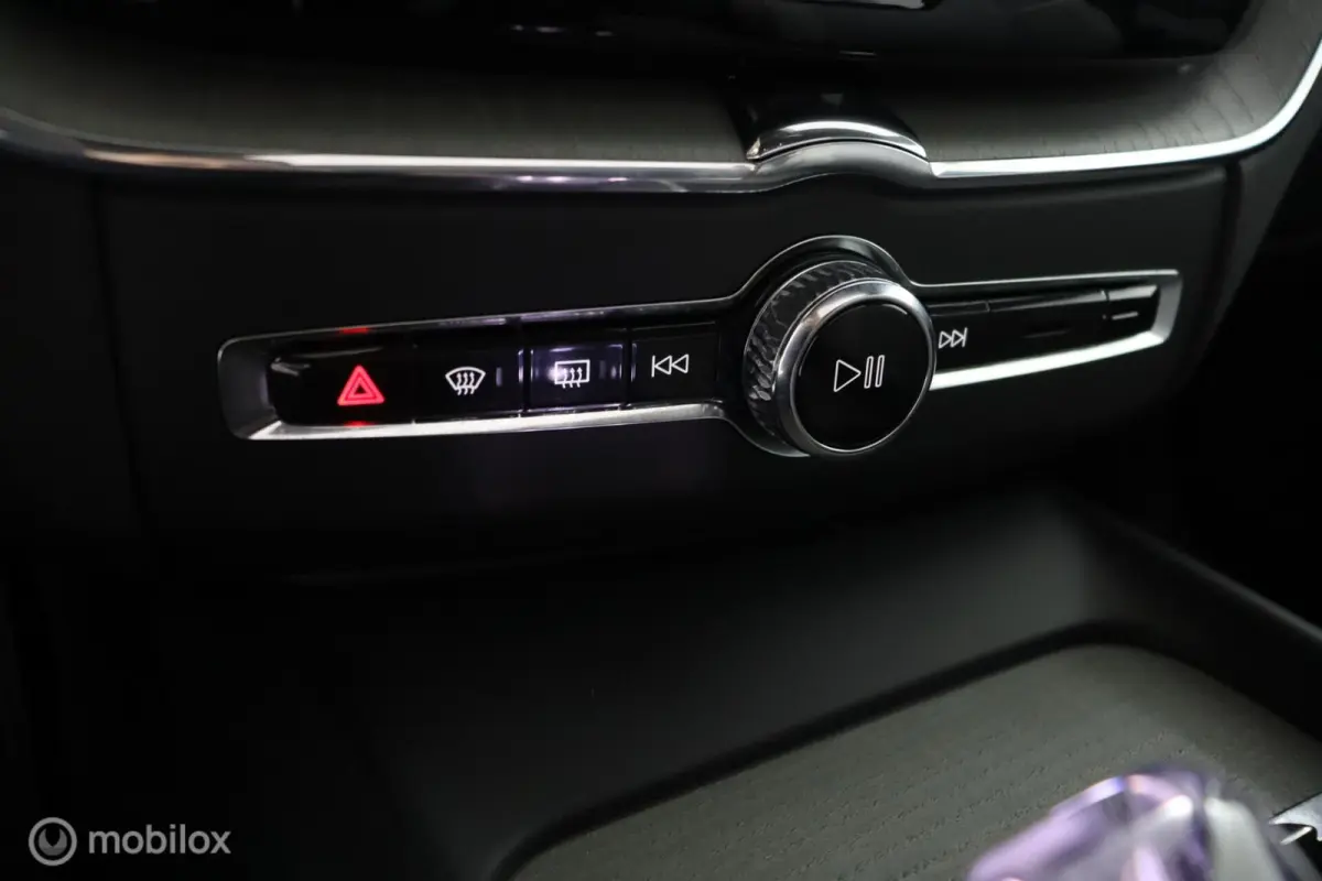 2.0 T6 Plug-in hybrid AWD Ultra Dark | Luchtvering | HUD | Adaptieve Cruise | BLISS | Harman Kardon | All Season Banden | Long Range SOH 95,18