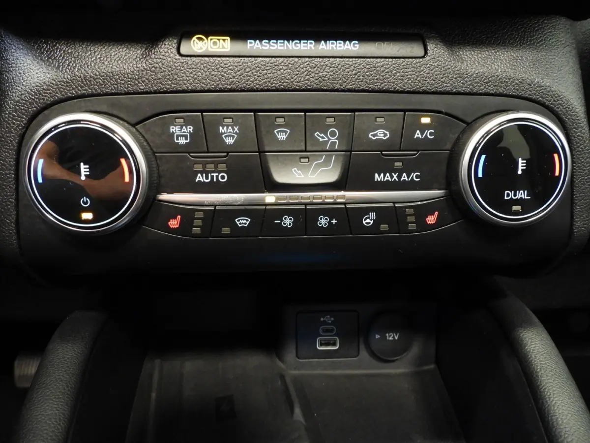2.5 PHEV Plug-In Titanium X TREKH./SCHUIFDAK/LED/B&O/HEAD-UP/17"LMV!