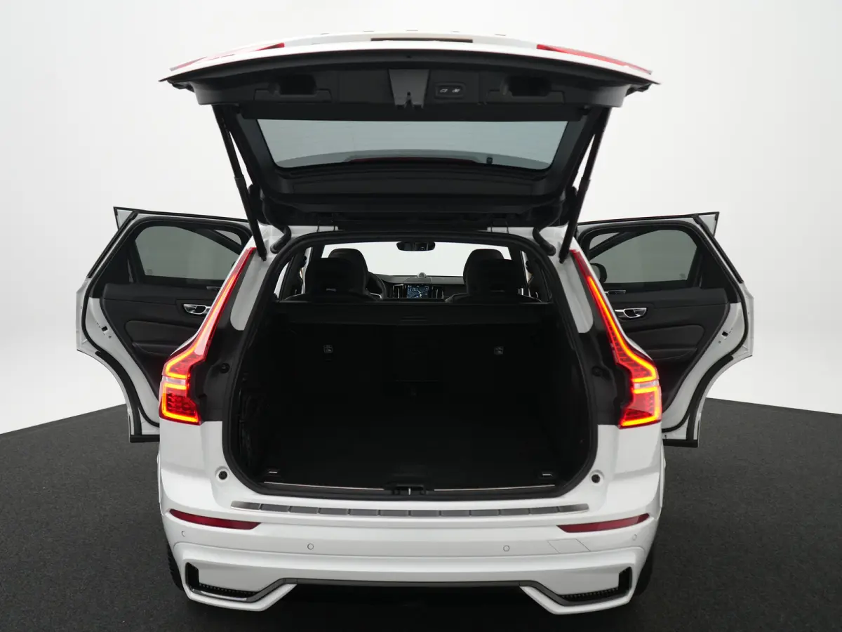 T8 Recharge AWD Polestar Engineered | Bowers & Wilkins | Head-Up | 22" | Panoramadak | Stoelverwarming V+A | Trekhaak | Adaptive Cruise