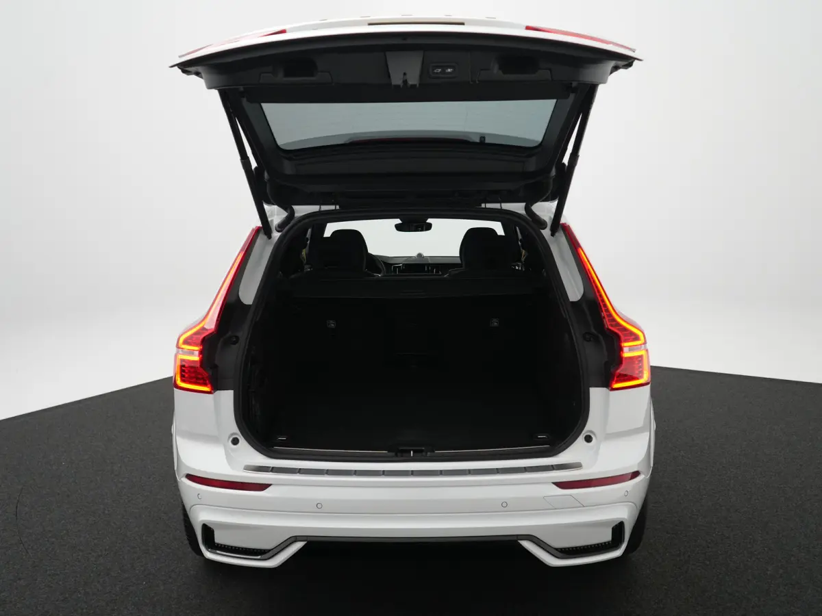 T8 Recharge AWD Polestar Engineered | Bowers & Wilkins | Head-Up | 22" | Panoramadak | Stoelverwarming V+A | Trekhaak | Adaptive Cruise