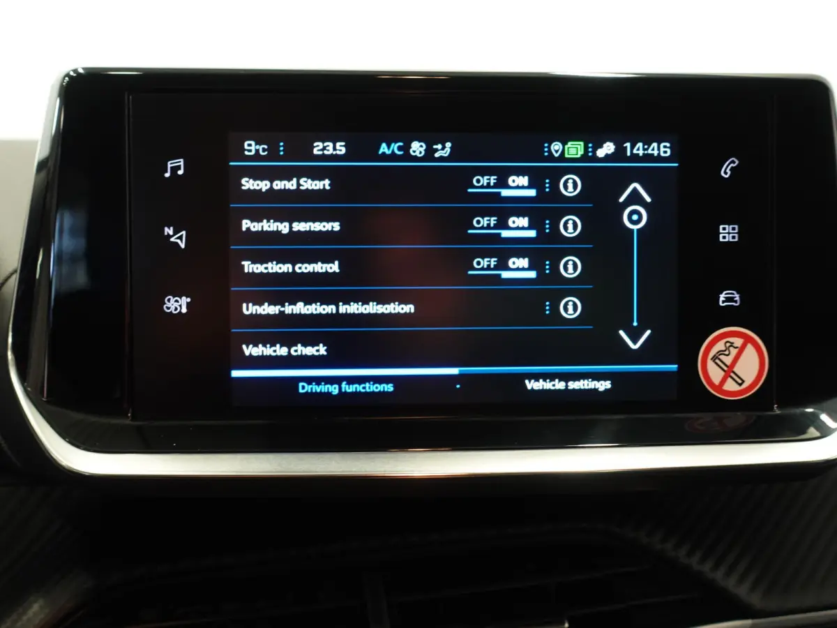 1.2 PureTech 100pk Automaat Allure Pack Navigatie Apple Carplay/Android Auto Camera Parkeersensor achter Cruise Control Virtual Cockpit Climate Control Getinte ramen