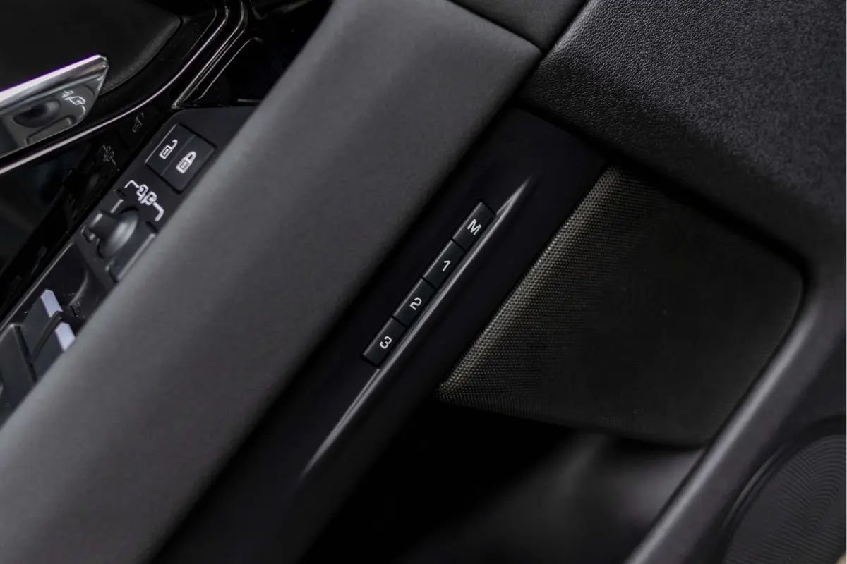 1.5 P270e PHEV AWD Dynamic HSE | Elektrisch glazen panorama-dak |