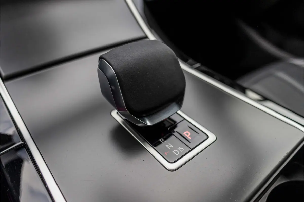 1.5 P270e PHEV AWD Dynamic HSE | Elektrisch glazen panorama-dak |