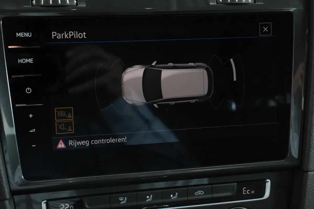 Edition Navigatie Climate control Virtual cockpit Parkeersensoren V+A DAB+ Adaptive Cruise Control 17" Lichtmetalen velgen