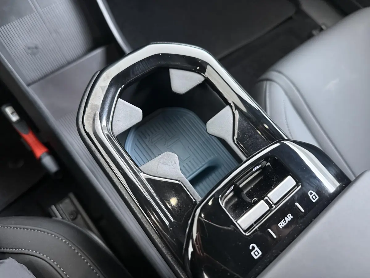 Single Motor Core 51 kWh | SOH 98,8% | 337 km WLTP | Adaptieve Cruise | CarPlay |