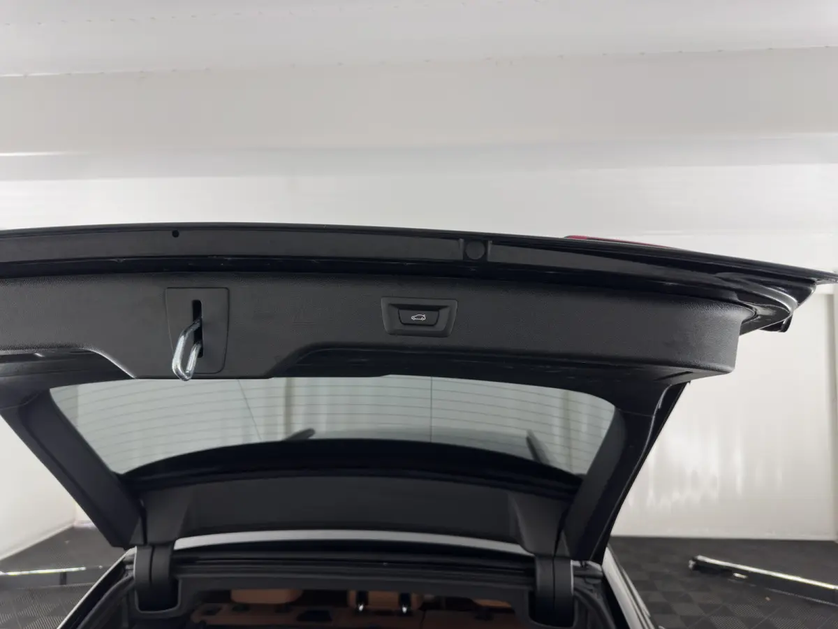 530e Business Edition Plus (Plug-in) (INCL-BTW) *LEATHER | FULL-LED | MEMORY-PACK | HEATED-SPORTSEATS | NAVI-FULLMAP | PRIVACY-GLASS | ECC | PDC | CRUISE | TOWBAR | 18''ALU*