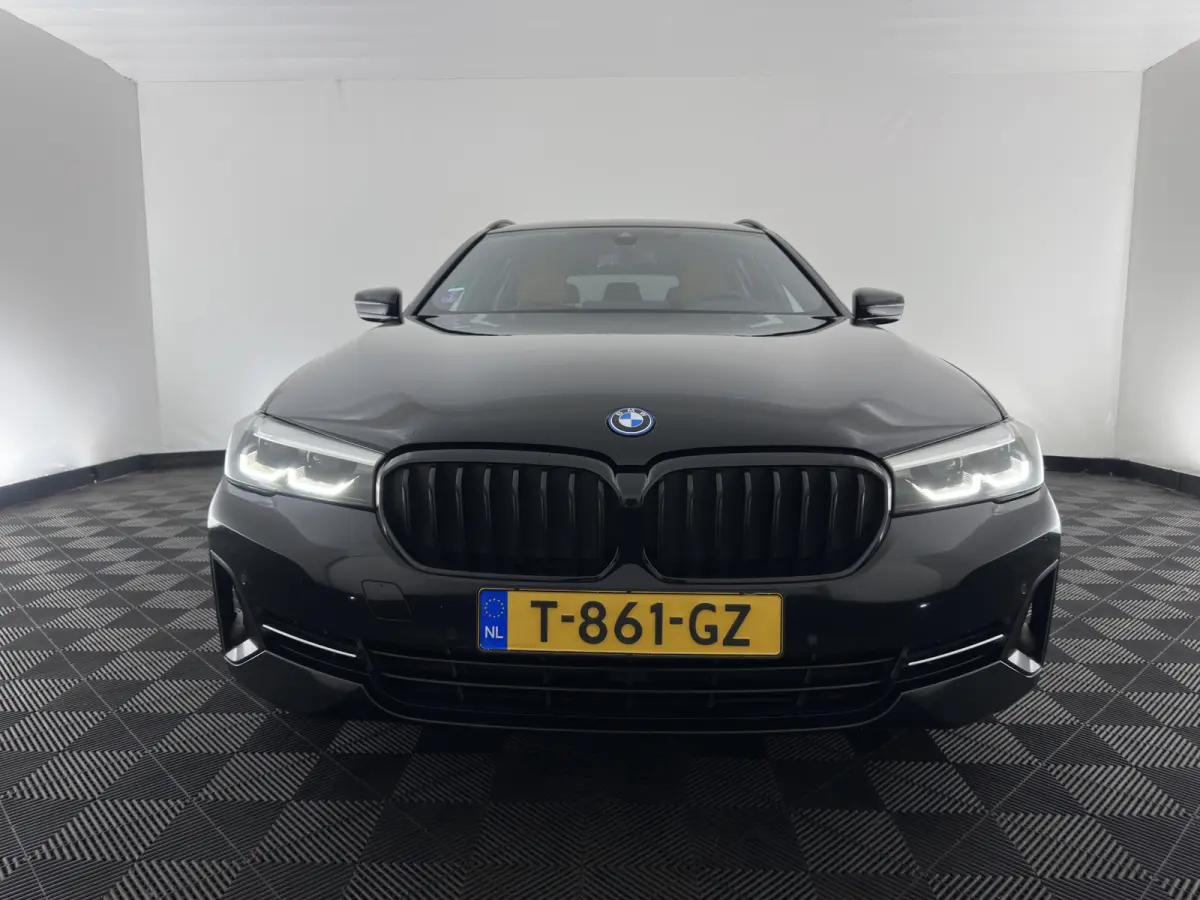 530e Business Edition Plus (Plug-in) (INCL-BTW) *LEATHER | FULL-LED | MEMORY-PACK | HEATED-SPORTSEATS | NAVI-FULLMAP | PRIVACY-GLASS | ECC | PDC | CRUISE | TOWBAR | 18''ALU*