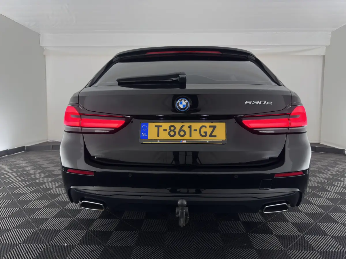 530e Business Edition Plus (Plug-in) (INCL-BTW) *LEATHER | FULL-LED | MEMORY-PACK | HEATED-SPORTSEATS | NAVI-FULLMAP | PRIVACY-GLASS | ECC | PDC | CRUISE | TOWBAR | 18''ALU*