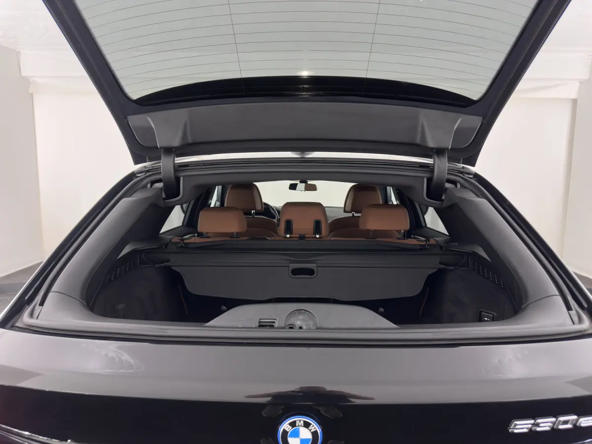 530e Business Edition Plus (Plug-in) (INCL-BTW) *LEATHER | FULL-LED | MEMORY-PACK | HEATED-SPORTSEATS | NAVI-FULLMAP | PRIVACY-GLASS | ECC | PDC | CRUISE | TOWBAR | 18''ALU*