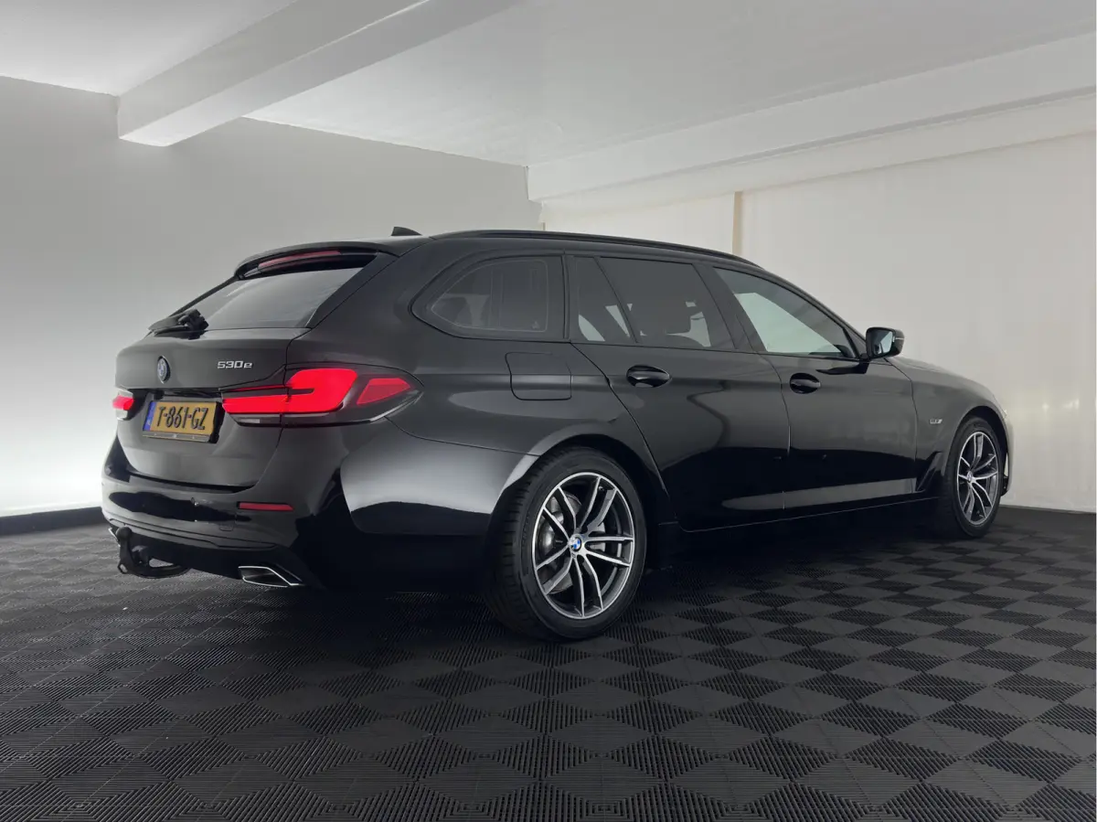 530e Business Edition Plus (Plug-in) (INCL-BTW) *LEATHER | FULL-LED | MEMORY-PACK | HEATED-SPORTSEATS | NAVI-FULLMAP | PRIVACY-GLASS | ECC | PDC | CRUISE | TOWBAR | 18''ALU*