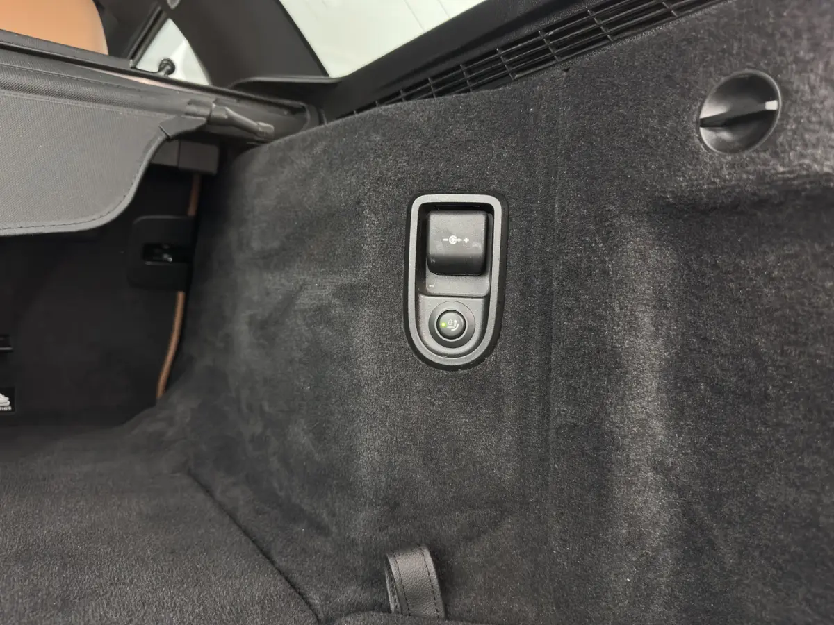 530e Business Edition Plus (Plug-in) (INCL-BTW) *LEATHER | FULL-LED | MEMORY-PACK | HEATED-SPORTSEATS | NAVI-FULLMAP | PRIVACY-GLASS | ECC | PDC | CRUISE | TOWBAR | 18''ALU*