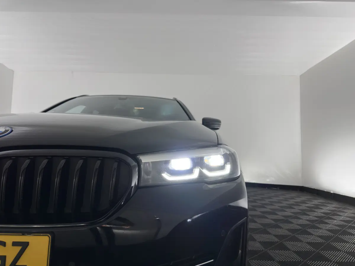 530e Business Edition Plus (Plug-in) (INCL-BTW) *LEATHER | FULL-LED | MEMORY-PACK | HEATED-SPORTSEATS | NAVI-FULLMAP | PRIVACY-GLASS | ECC | PDC | CRUISE | TOWBAR | 18''ALU*