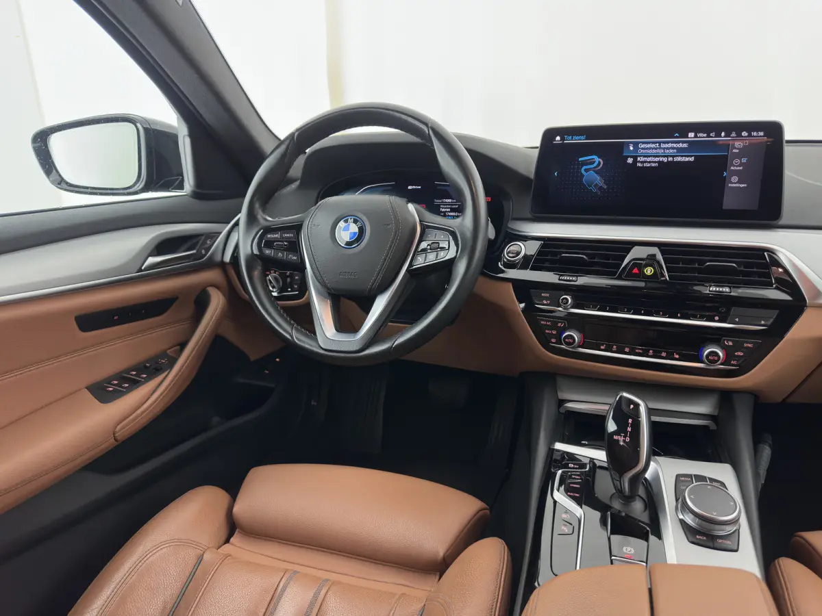 530e Business Edition Plus (Plug-in) (INCL-BTW) *LEATHER | FULL-LED | MEMORY-PACK | HEATED-SPORTSEATS | NAVI-FULLMAP | PRIVACY-GLASS | ECC | PDC | CRUISE | TOWBAR | 18''ALU*