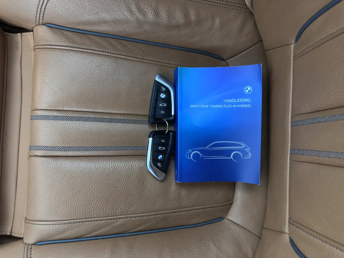 530e Business Edition Plus (Plug-in) (INCL-BTW) *LEATHER | FULL-LED | MEMORY-PACK | HEATED-SPORTSEATS | NAVI-FULLMAP | PRIVACY-GLASS | ECC | PDC | CRUISE | TOWBAR | 18''ALU*