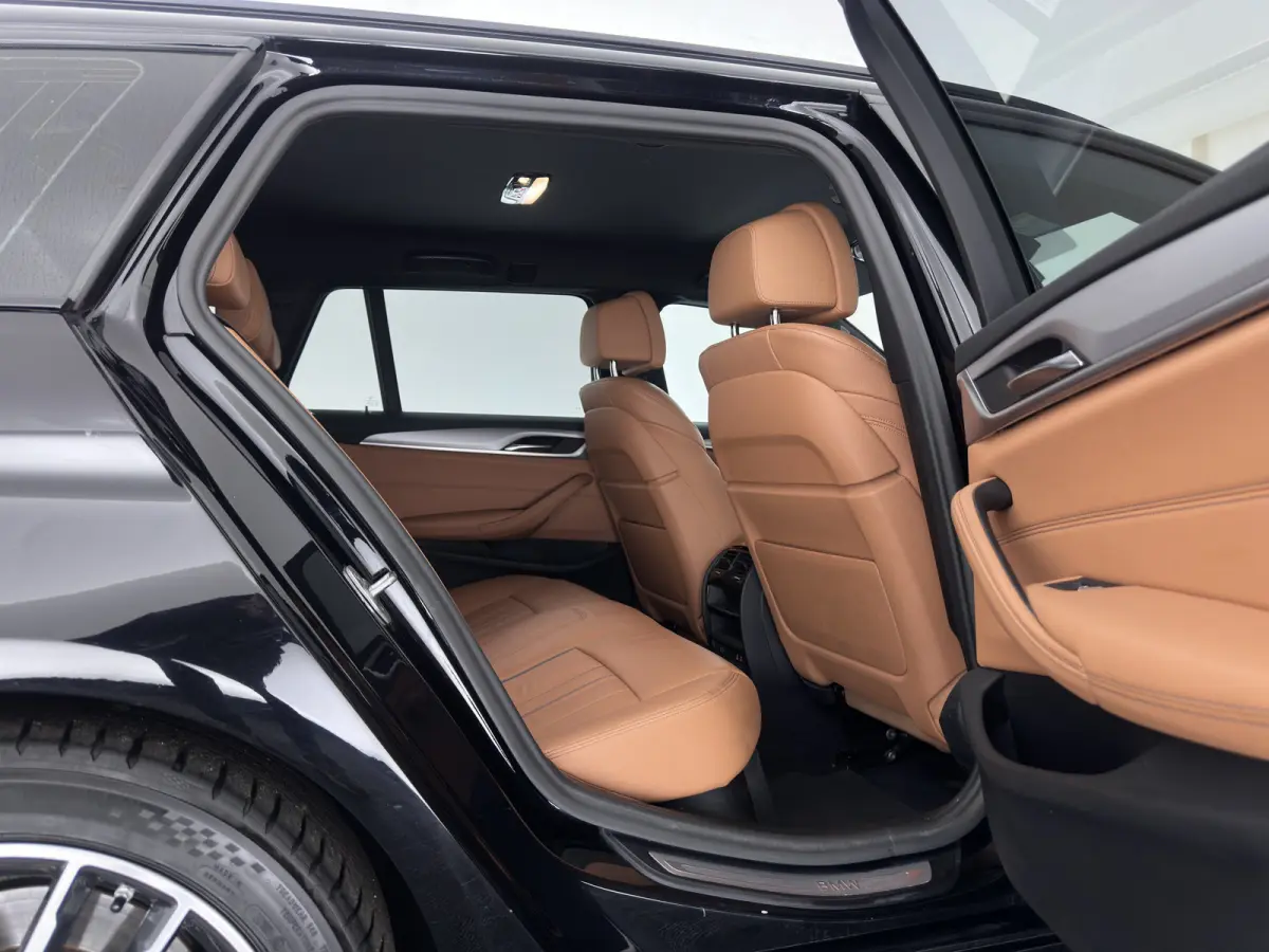 530e Business Edition Plus (Plug-in) (INCL-BTW) *LEATHER | FULL-LED | MEMORY-PACK | HEATED-SPORTSEATS | NAVI-FULLMAP | PRIVACY-GLASS | ECC | PDC | CRUISE | TOWBAR | 18''ALU*