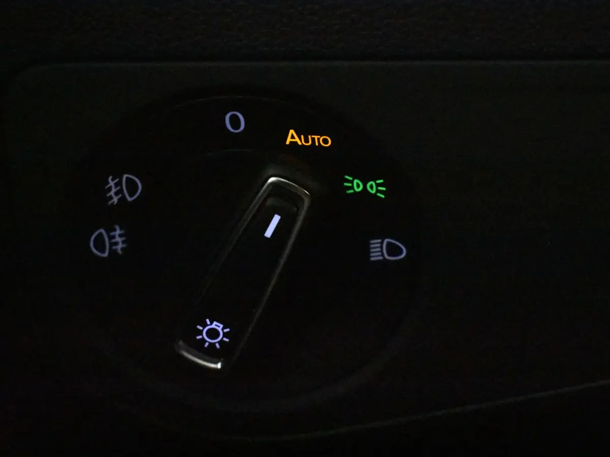 1.4 TSI Highline l Pano Dak l Trekhaak Elektr. l 18" l Elektr. Klep l Climate Control l Luxe Bekleding l Camera l