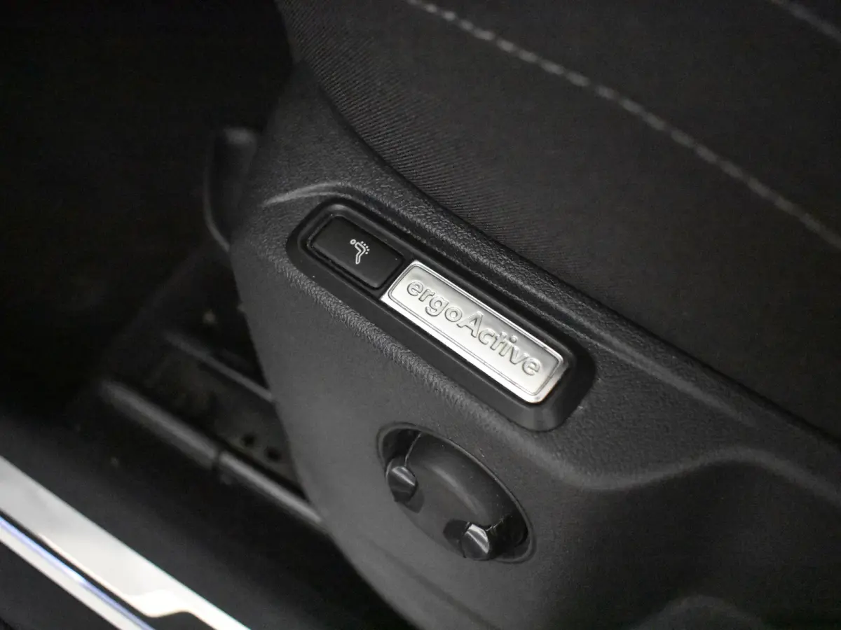 1.4 TSI Highline l Pano Dak l Trekhaak Elektr. l 18" l Elektr. Klep l Climate Control l Luxe Bekleding l Camera l