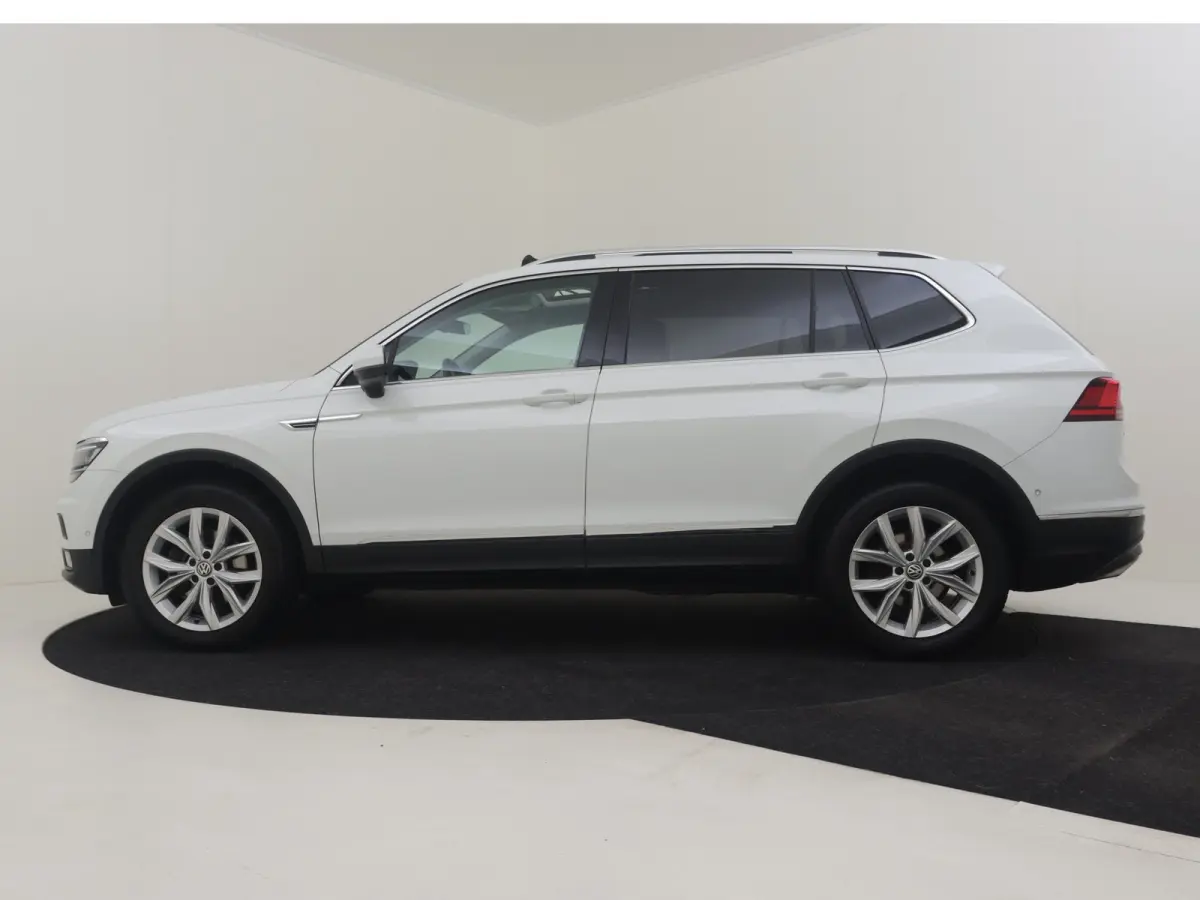 1.4 TSI Highline l Pano Dak l Trekhaak Elektr. l 18" l Elektr. Klep l Climate Control l Luxe Bekleding l Camera l