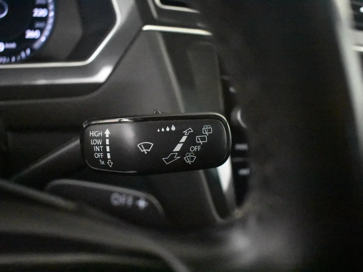 1.4 TSI Highline l Pano Dak l Trekhaak Elektr. l 18" l Elektr. Klep l Climate Control l Luxe Bekleding l Camera l