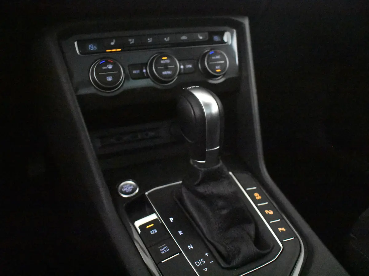 1.4 TSI Highline l Pano Dak l Trekhaak Elektr. l 18" l Elektr. Klep l Climate Control l Luxe Bekleding l Camera l