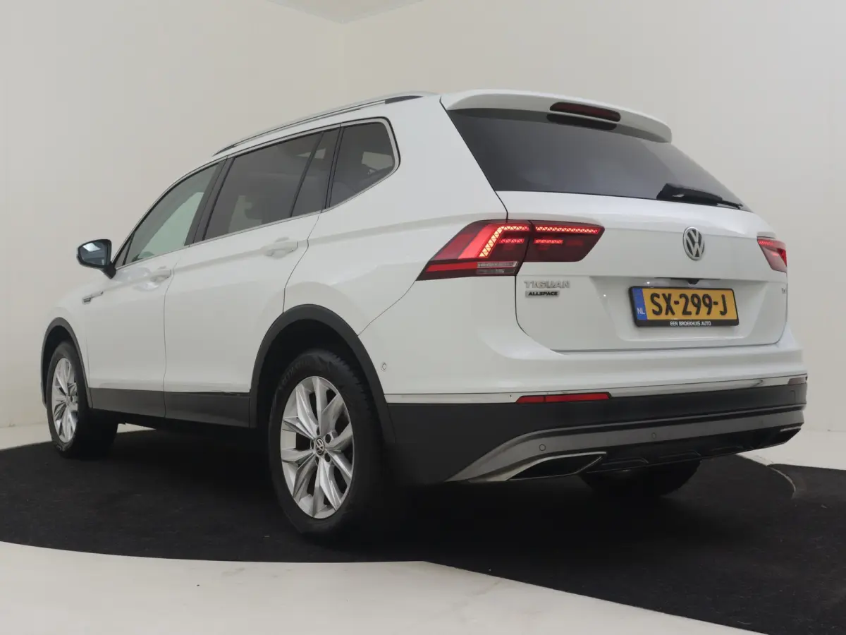 1.4 TSI Highline l Pano Dak l Trekhaak Elektr. l 18" l Elektr. Klep l Climate Control l Luxe Bekleding l Camera l
