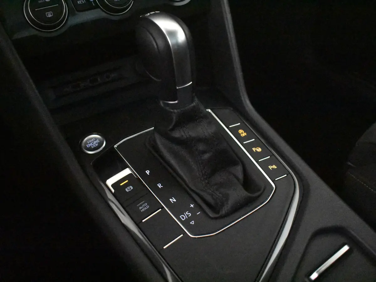 1.4 TSI Highline l Pano Dak l Trekhaak Elektr. l 18" l Elektr. Klep l Climate Control l Luxe Bekleding l Camera l
