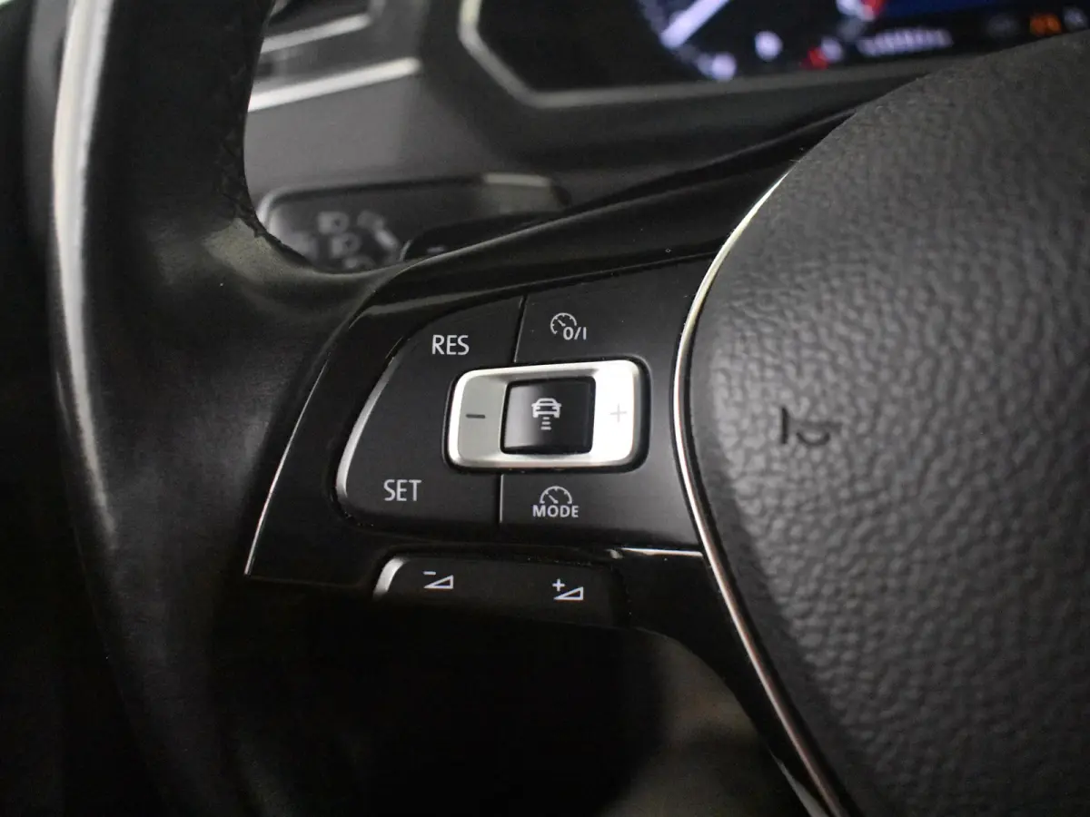 1.4 TSI Highline l Pano Dak l Trekhaak Elektr. l 18" l Elektr. Klep l Climate Control l Luxe Bekleding l Camera l