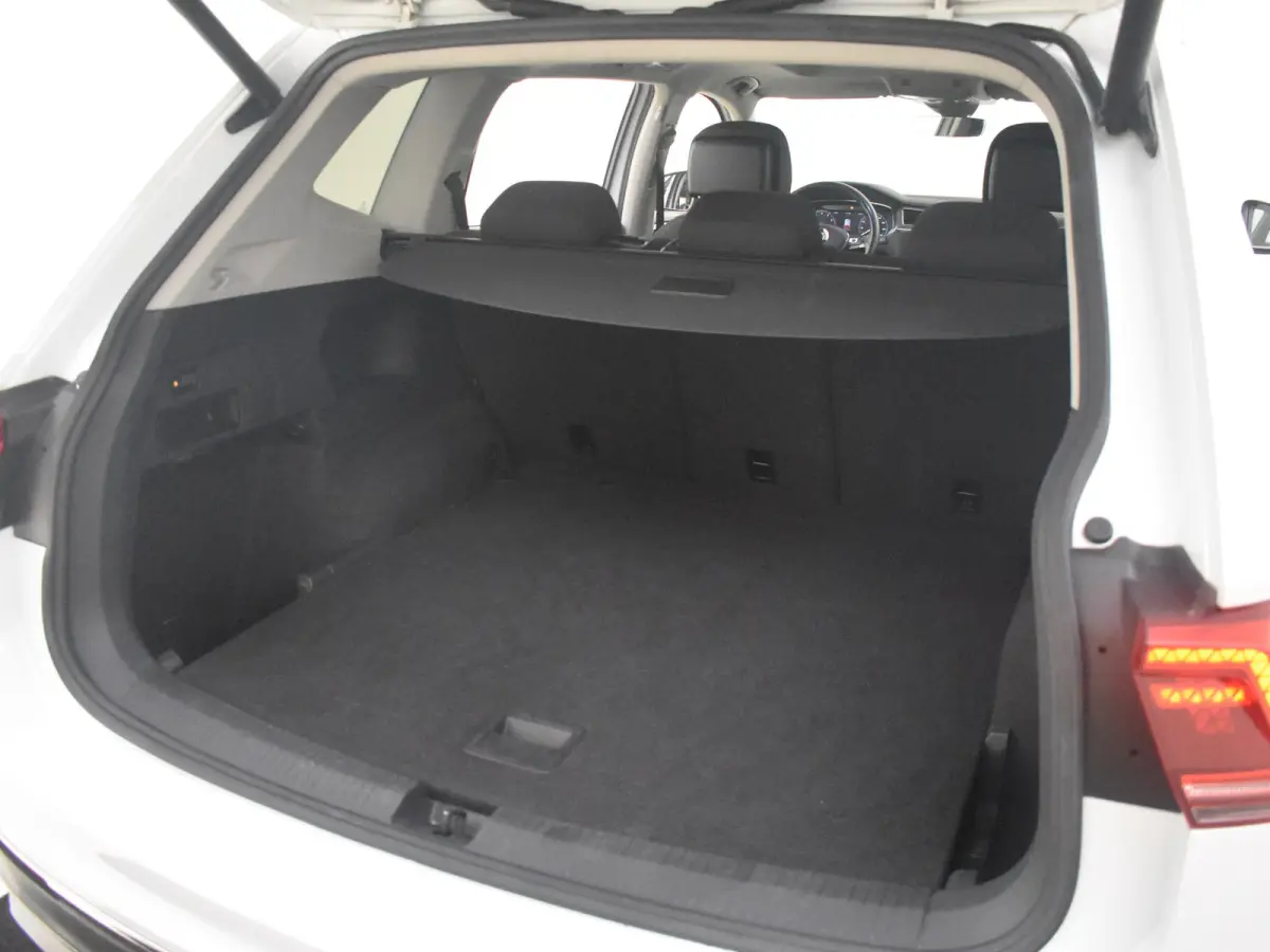 1.4 TSI Highline l Pano Dak l Trekhaak Elektr. l 18" l Elektr. Klep l Climate Control l Luxe Bekleding l Camera l