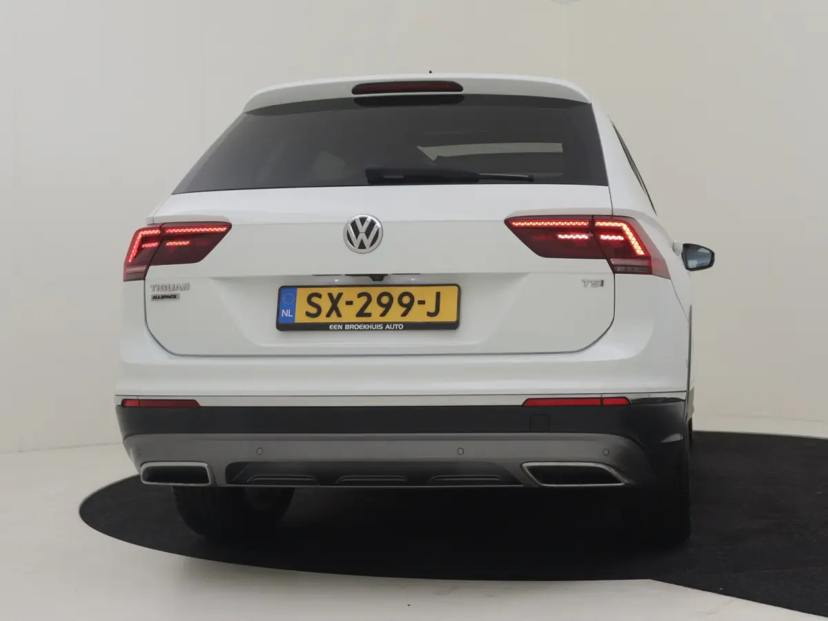1.4 TSI Highline l Pano Dak l Trekhaak Elektr. l 18" l Elektr. Klep l Climate Control l Luxe Bekleding l Camera l