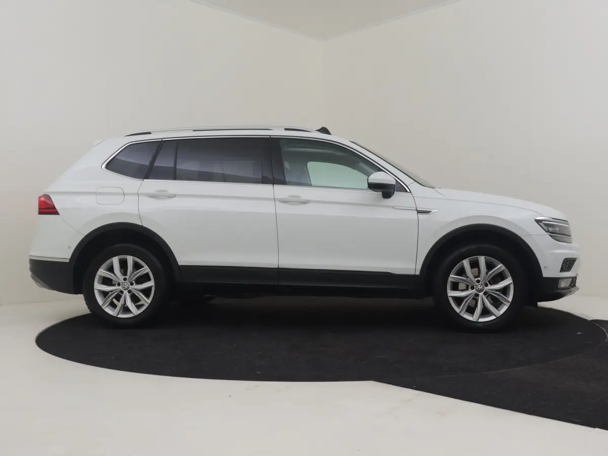 1.4 TSI Highline l Pano Dak l Trekhaak Elektr. l 18" l Elektr. Klep l Climate Control l Luxe Bekleding l Camera l